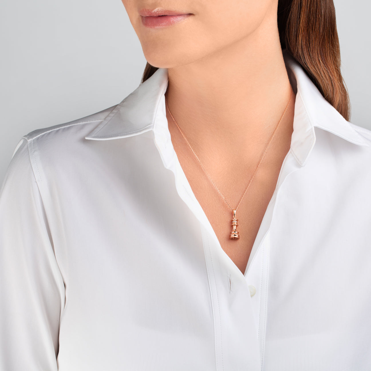 Queen Power Chess Necklace in 18ct rose gold set with white diamonds