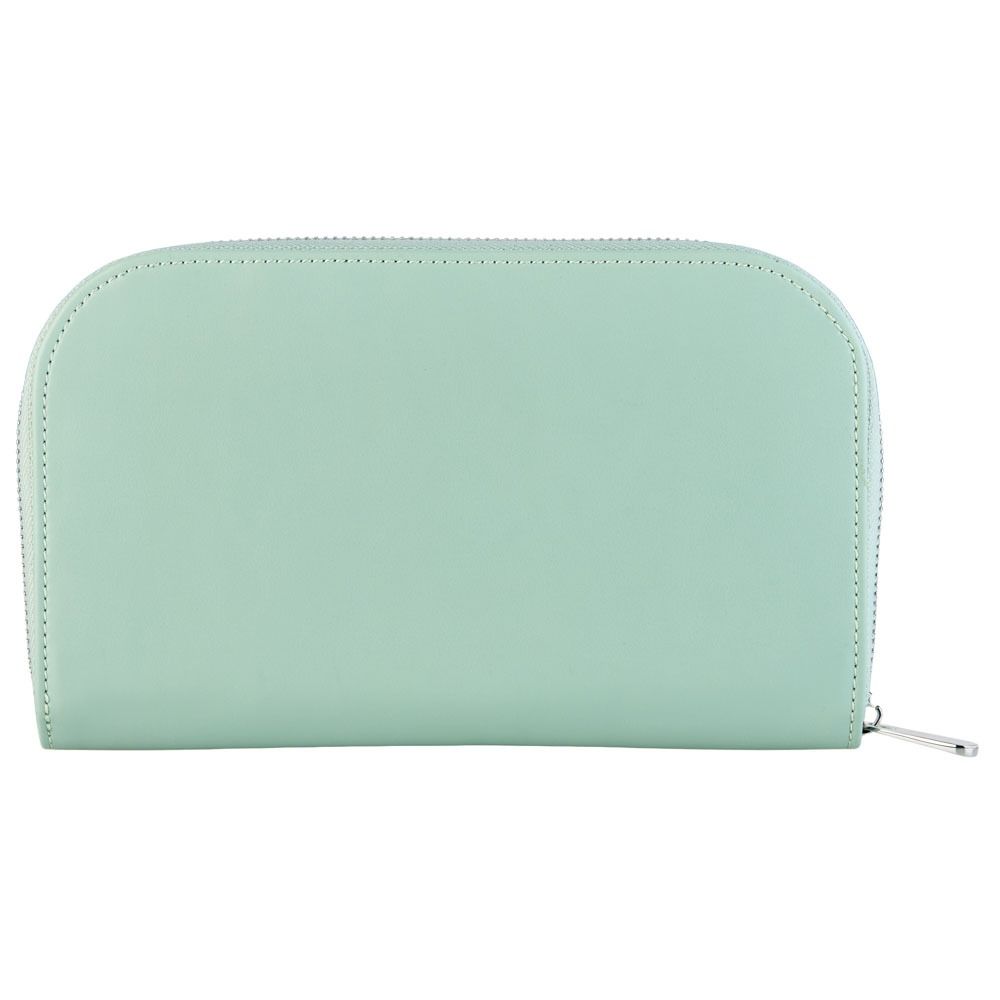 Enjoy 10% off your first online order. This Sage Green Wolf x Liberty jewellery portfolio features the Julia print interior and LusterLoc™ anti-tarnish protection. Slim and elegant, it is the perfect gift for her to keep necklaces and rings organized and safe during travel.
