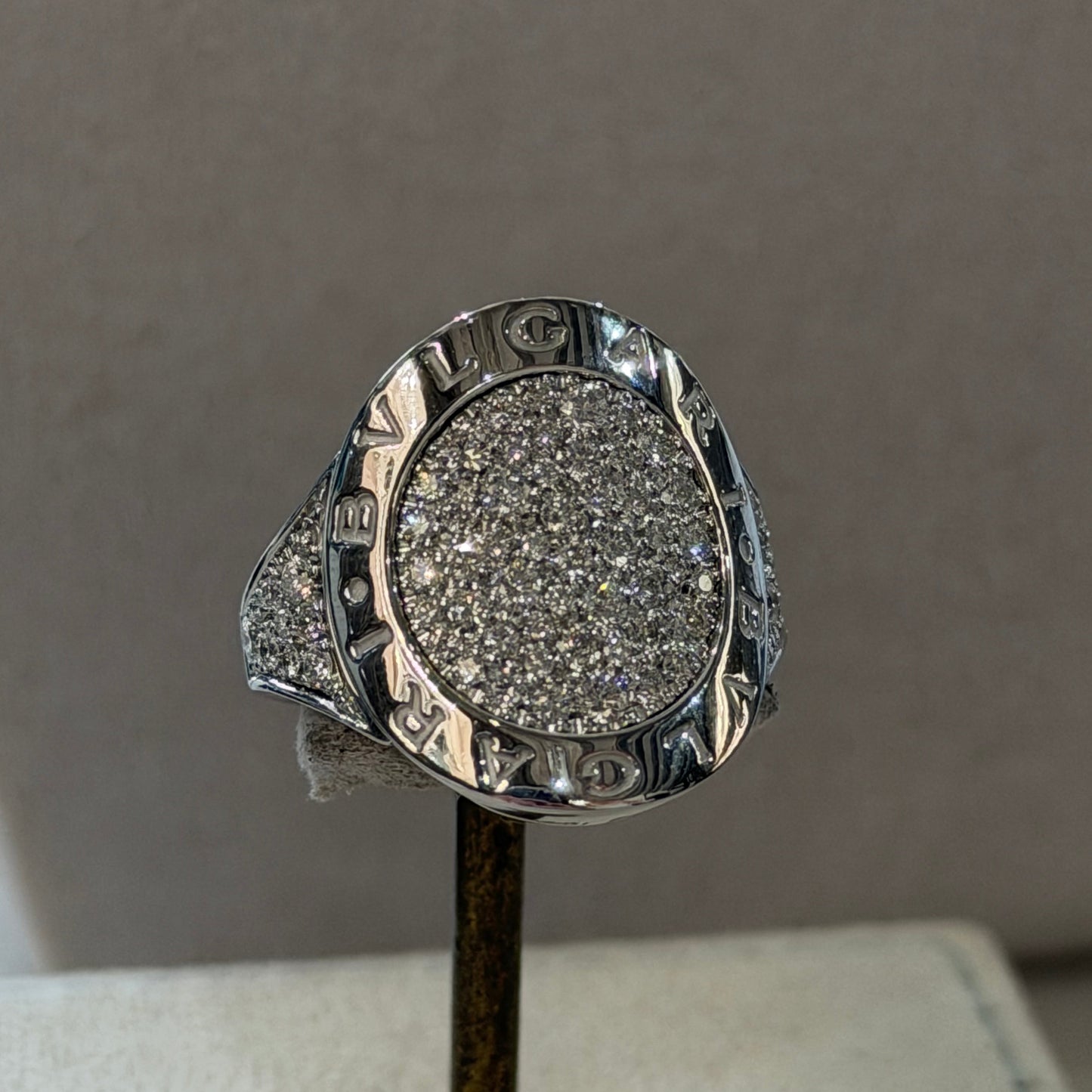 Cartier Love Armreif aus Roségold mit Diamanten